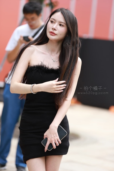 J1134 一抹黑裙摇曳生姿