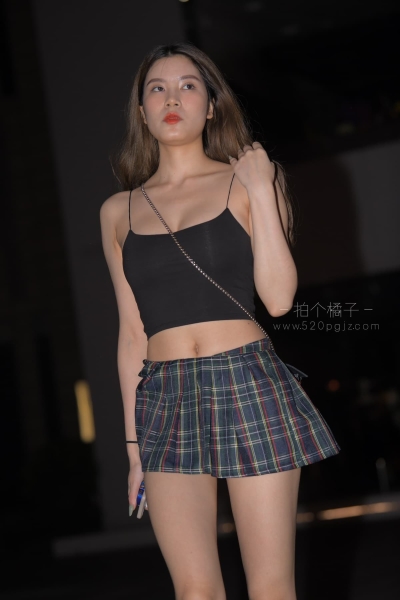 S008 百褶裙美女-晶晶