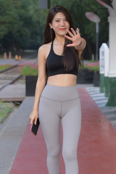M384 色瑜伽裤美女-语苏