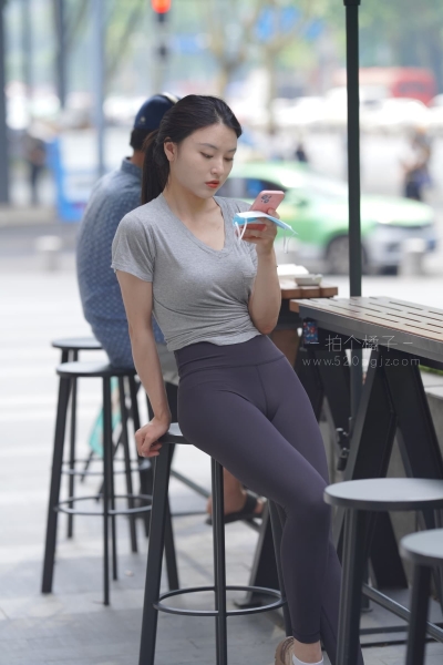 M347 黑色瑜伽裤美女