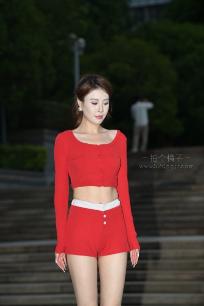 J1109 辣妹专属红短裤