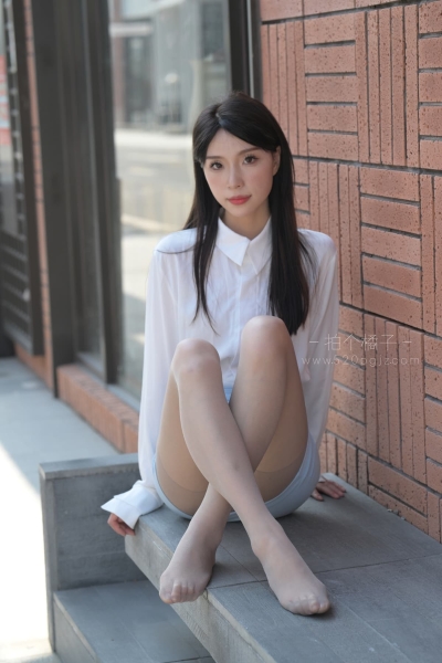 M502 蓝色制服美女