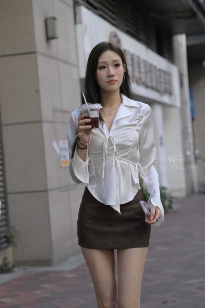 M546 月亮与六便士
