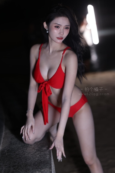 J1017 烈艳红泳装-小思佳