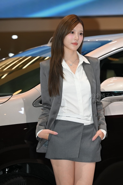 J1108 利落灰调车展随拍